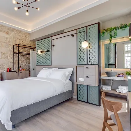 1924 Apartment *