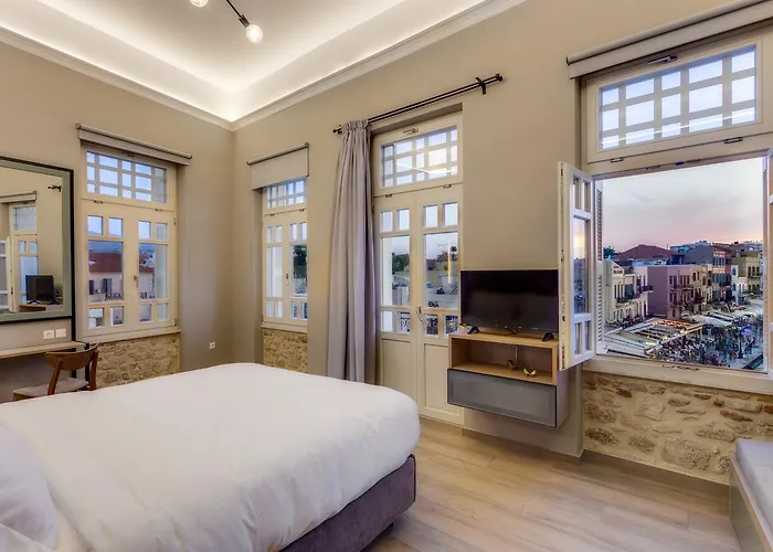 1924 * Hriszí Aktí Haniá